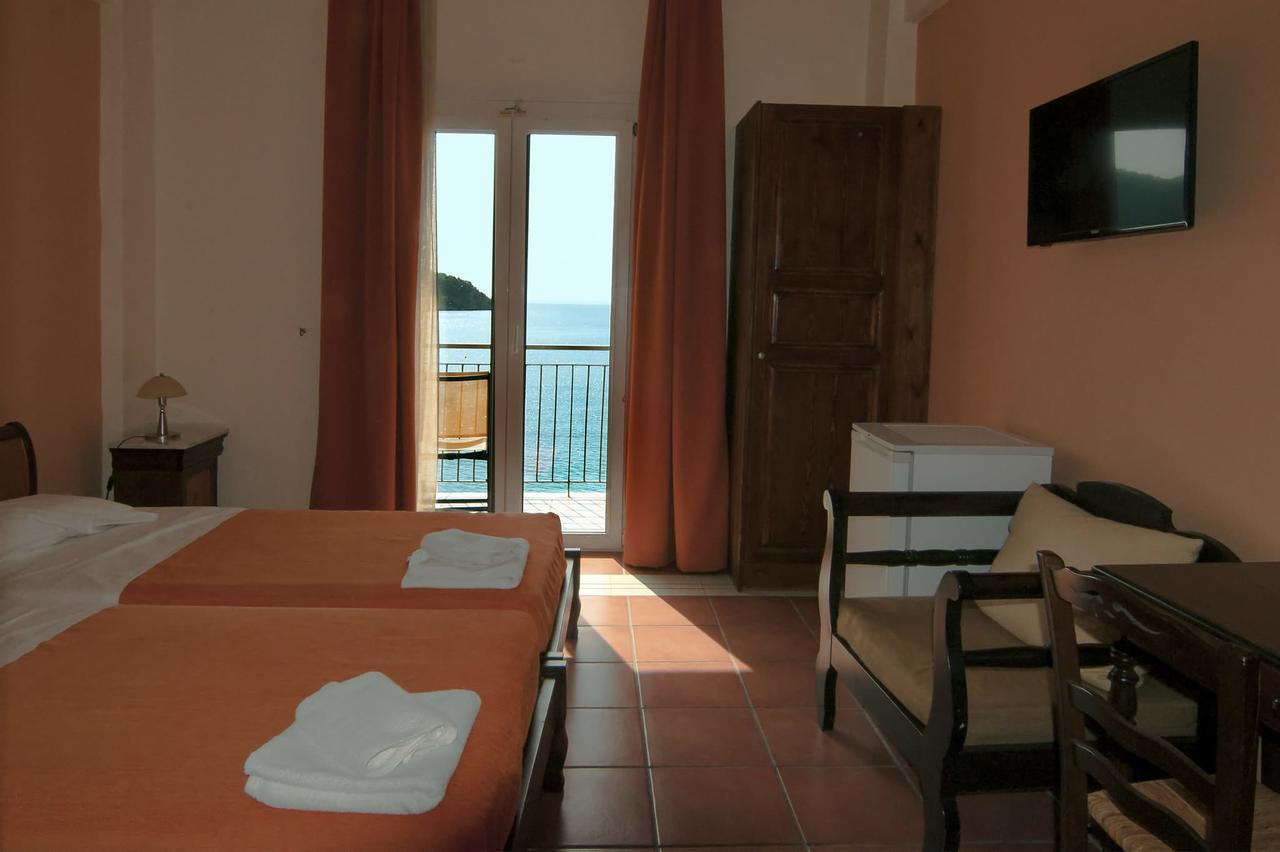 Golden View Hotel Poros Town Luaran gambar